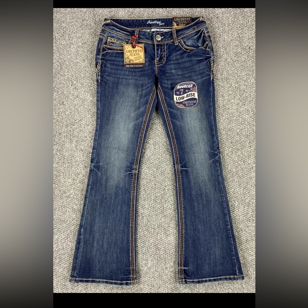 SOLD NWT Amethyst Jeans Low Rise Boot Cut Medium Wash Size 7 Short